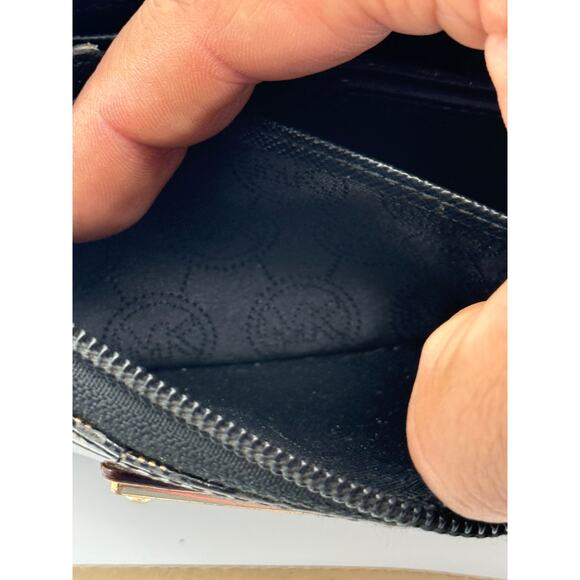 Michael Kors Metallic Black Patent Leather Wallet Wristlet*Great Condition - Picture 4 of 8